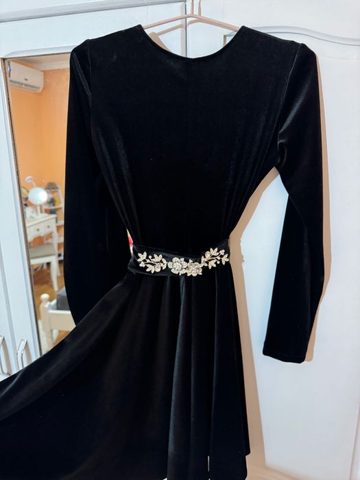 Официална велурена черна рокля