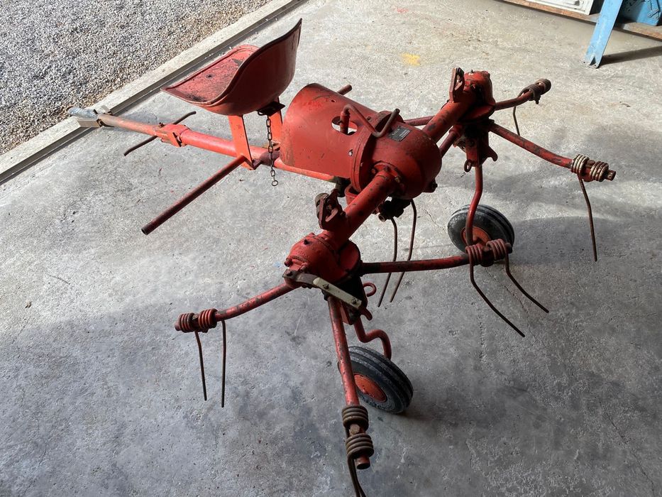 Masina de imprastiat fan intors mic