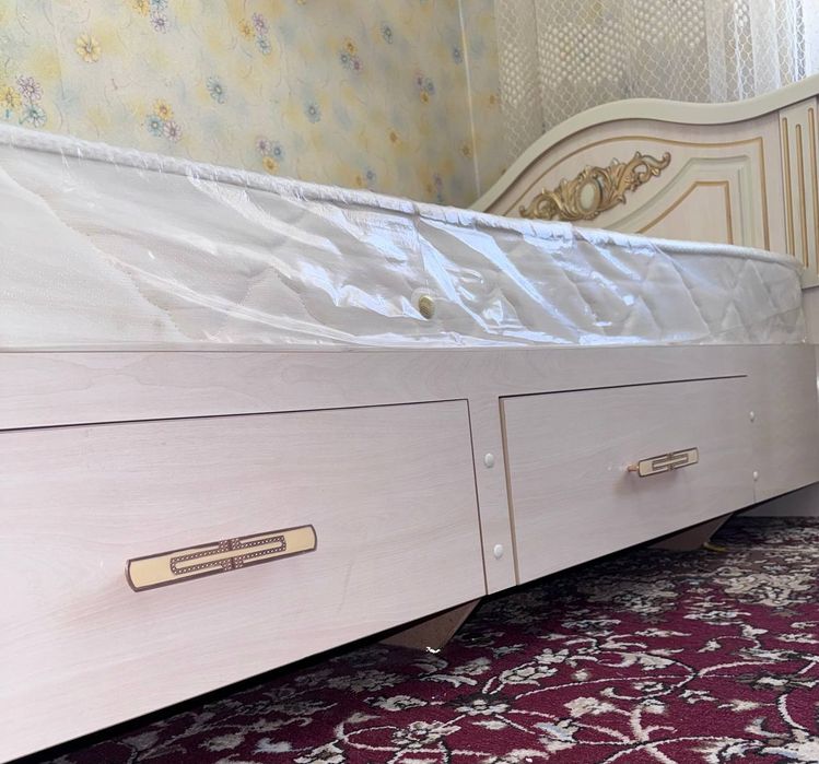 IDEAL HOLAT! 2 dona krovat + YANGI matras! Shoshiling!