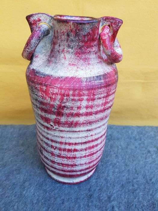 Vaza decorativa cu doi cercei