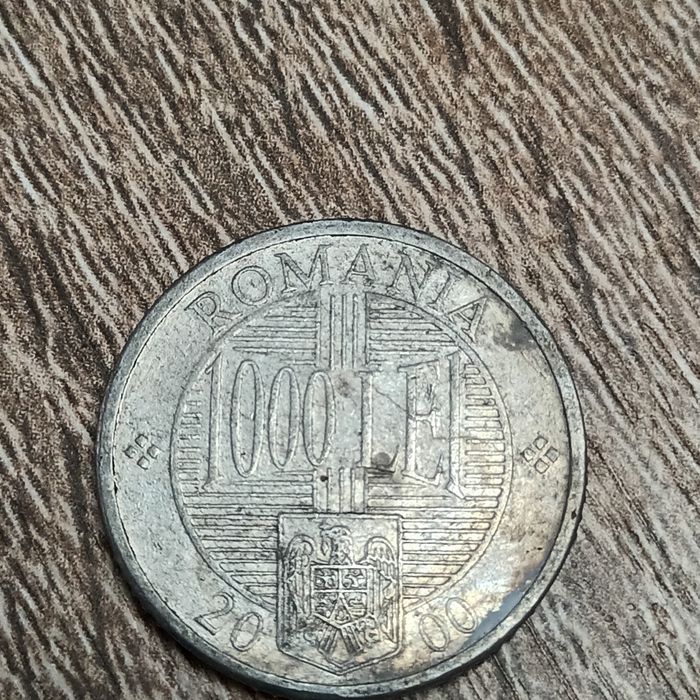 Vând monede românești.