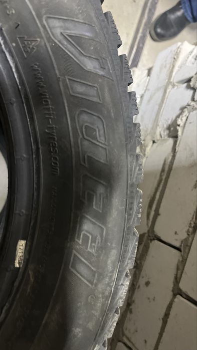 Шины новые на 16