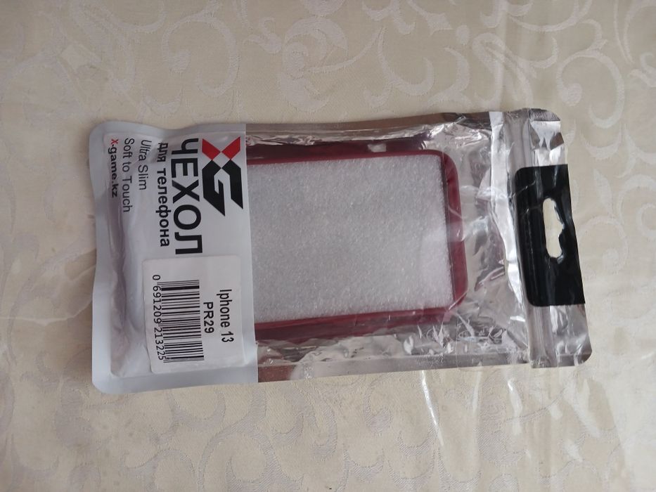 Чехол на IPhone 13