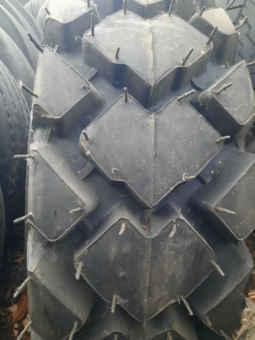 Гуми За Бобкат 10/16.5=360лв.с ДДС.