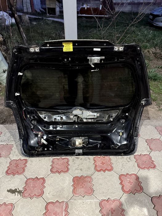 Крышка багажник на Subary Outback