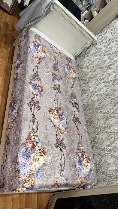 Продам кровать  с матрасом