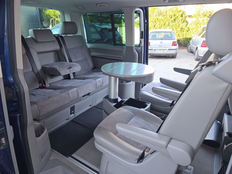 Volkswagen Multivan T5 Model Highline 7 locuri Cutie Automată 2.5 TDI