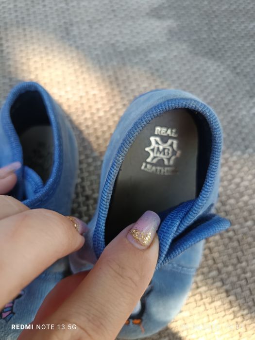 Papuci bebeluș in stare foarte buna