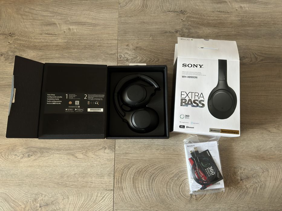 Продавам SONY WH-XB900N