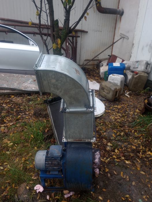 Vând exaustor 380v