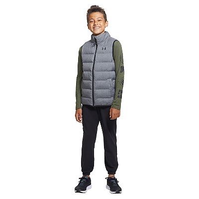 Under Armour.  Жилетка пуховик из США. Оригинал. Раз M 10-12лет