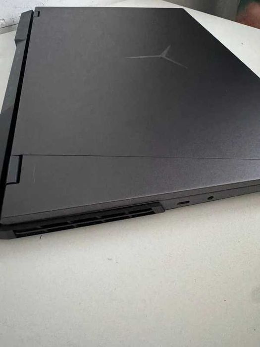 Laptop Gaming  Lenovo Legion 5 - Ryzen 5 5600H / 16GB DDR4 /  RTX 3060 / 16" WQXGA