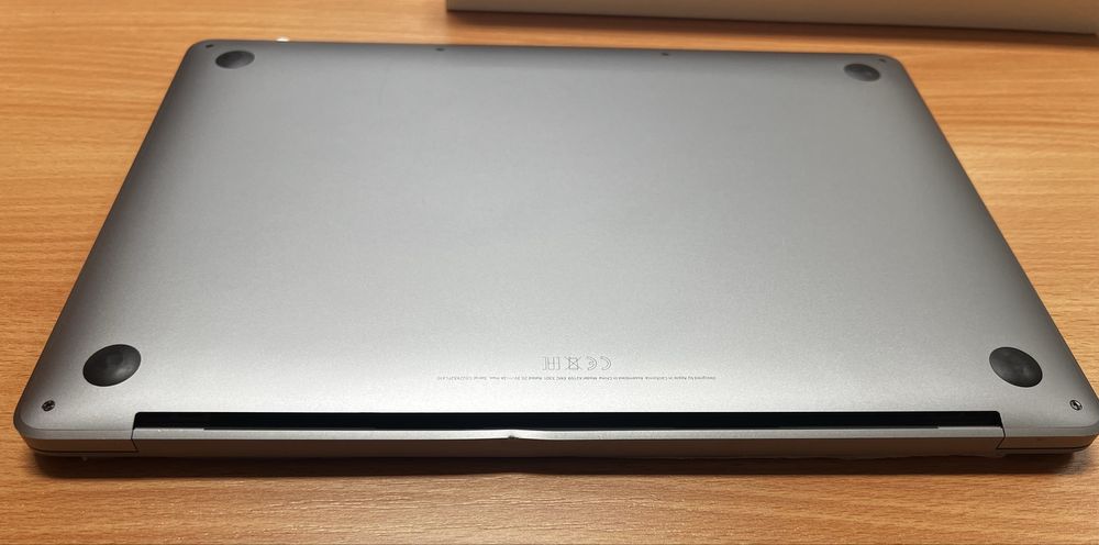 MacBook Pro 13” 2019 Touch Bar i5 8GB 256GB Space Gray