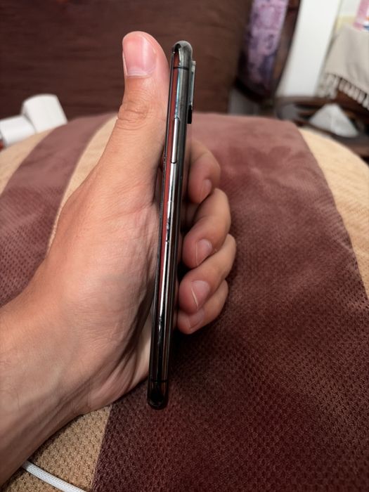 Apple iPhone X  (Работещ, в добро състояние)