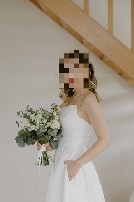 Rochie de mireasă realizată la comandă din tafta regală