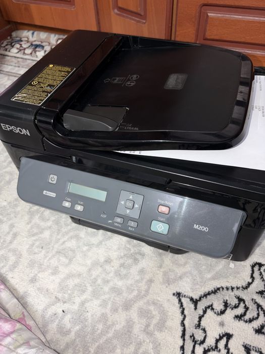 Epson M200 printer scaner kserokopiya holati ideal kam ishlatilgan