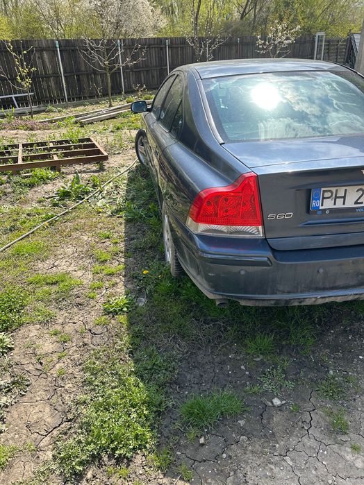 Volvo s60 avariat