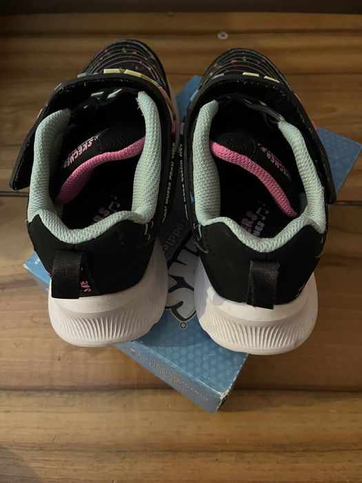 Adidas skechers m 33