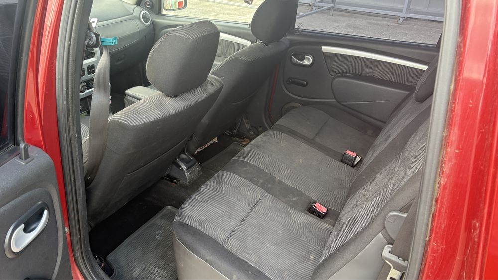 Dacia Logan MCV 1.5 dCi – 7 locuri – AC – Carlig – 2009