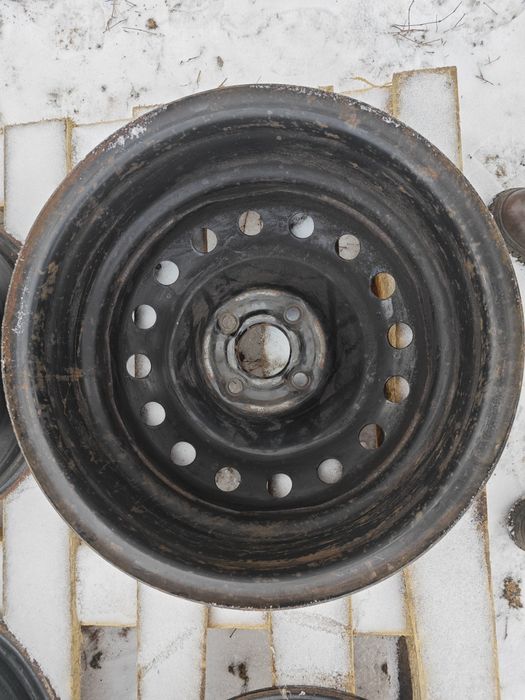 Продам комплект дисков, зимних шин,