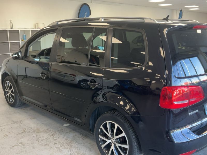 Volkswagen Touran 2.0 TDI Design Edition 2011