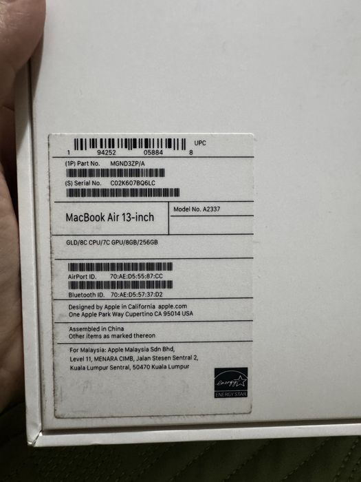 Продам Макбук Новый