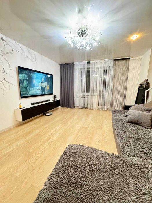 Продам 3 комн. кв., район 8 шк.