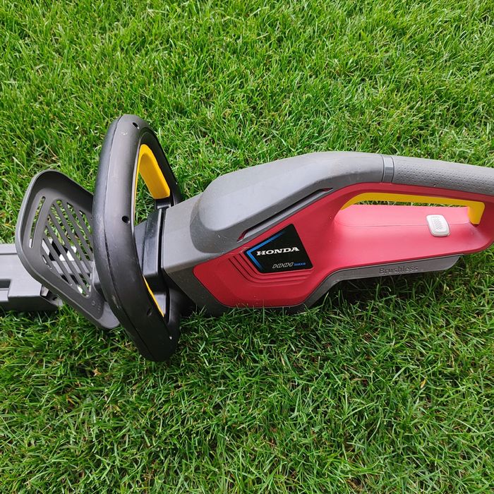 Foarfeca Honda HHH 36 Bxb pe acumulatori tuns tăiat gard viu stihl