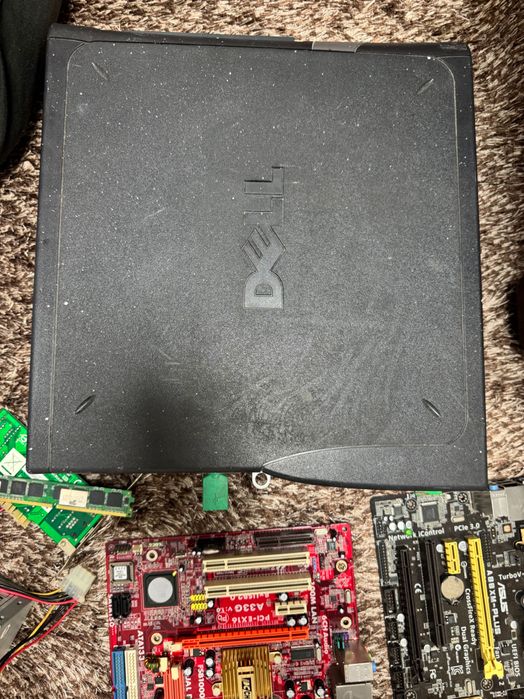 Различни платки.