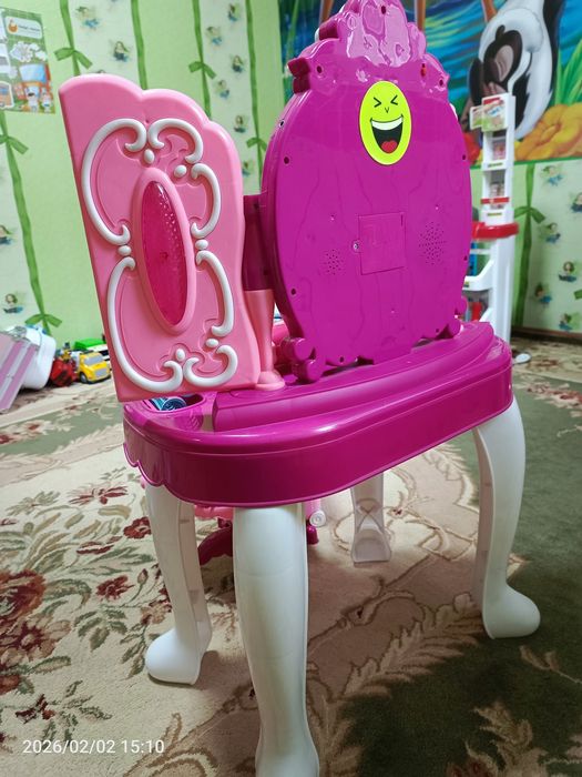 Детский туалетный столик б/у