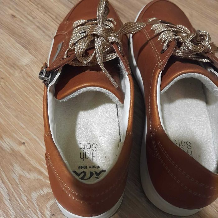 Дамски сникъри ARA