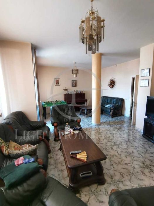 Продава се Четиристаен апартамент в Пловдив, Център - 193 кв.м за 1814 €/кв.м - Снимка #3