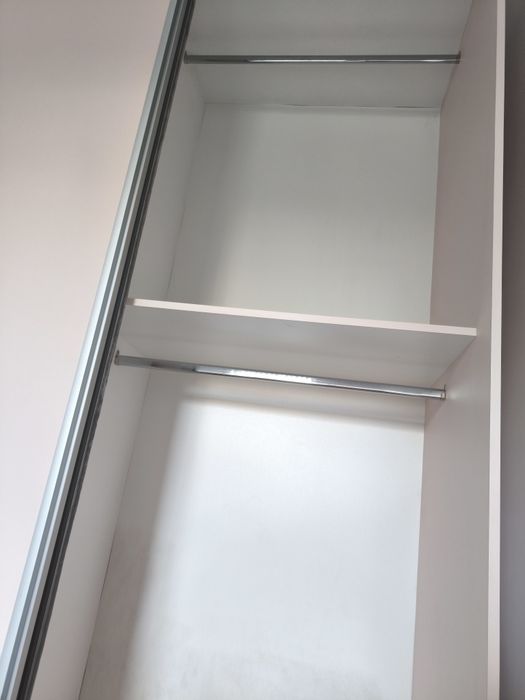 Vind dulap+ două lustre