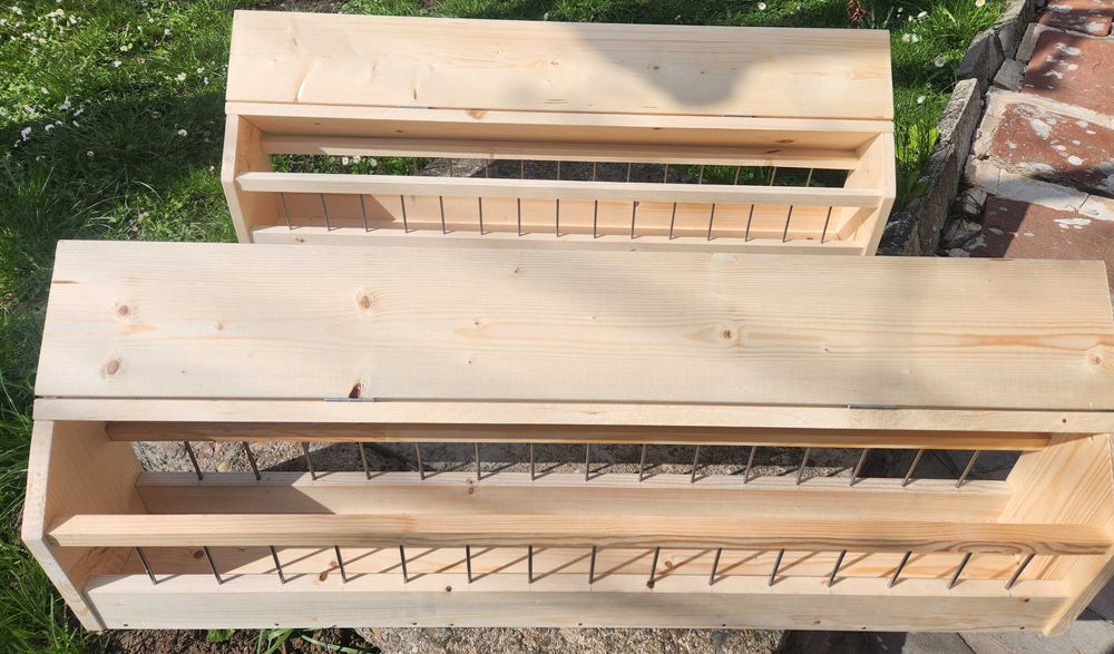 Дървена хранилка за гълъби