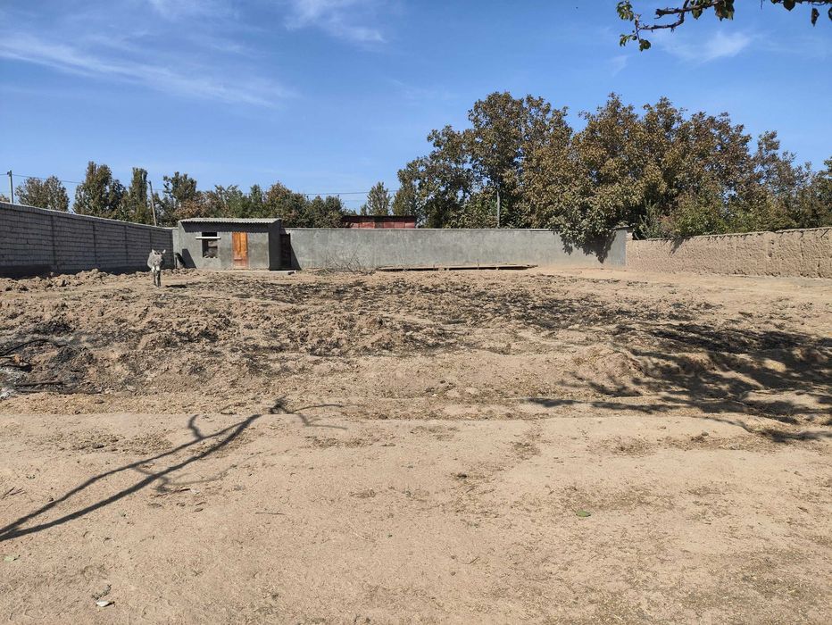 Ер участка сотилади