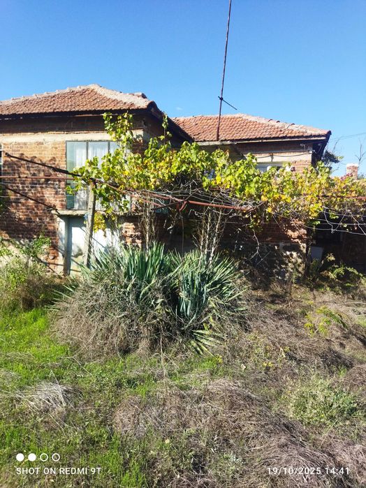 Продавам къща с. Иречеково обл. Ямбол