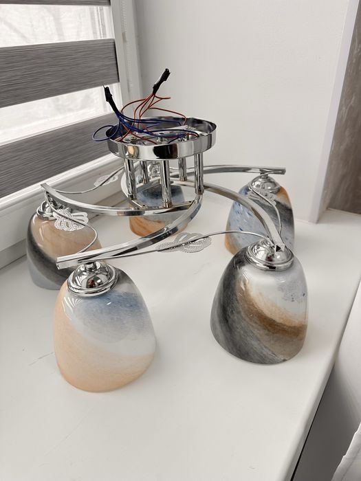 Продам люстру идеальное состояние