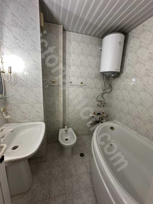 Продава се Четиристаен апартамент в Велико Търново, Център - 157 кв.м за 1303 €/кв.м - Снимка #3