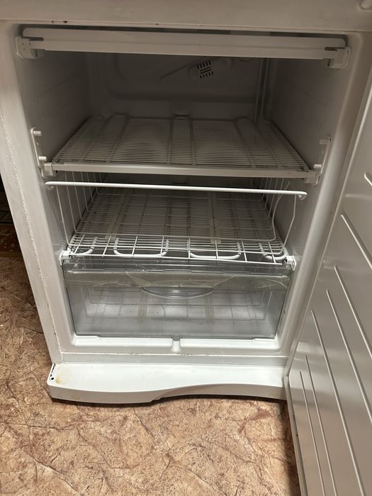 Продам холодильник Костанай