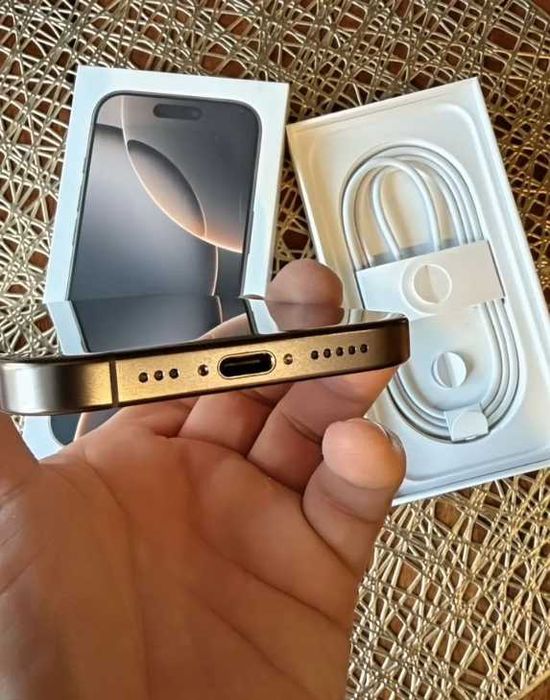 iPhone 16 Pro, 256 ГБ, SIM + eSIM