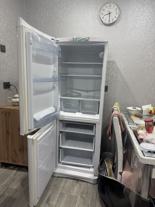 Продам холодильник Indezit/Индезит