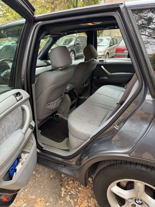 Продавам BMW X5 цвят графит