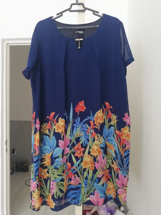 Платья для женщин