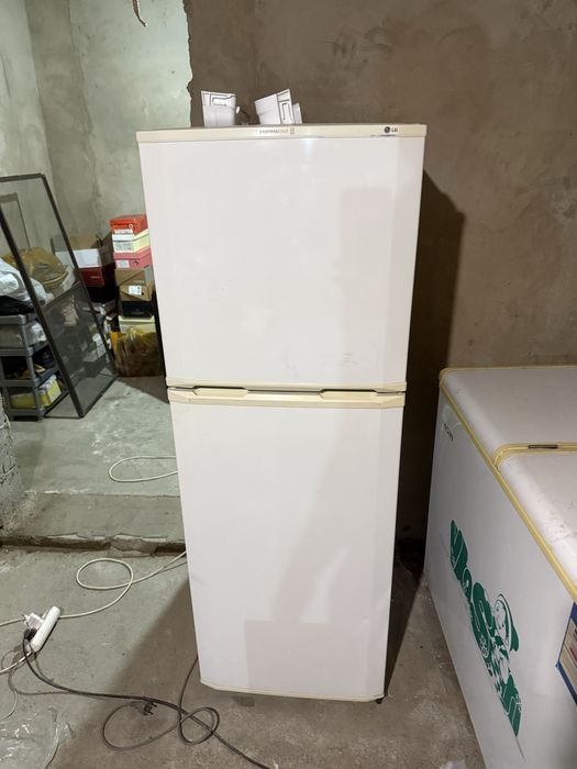 Продам Холодильник LG