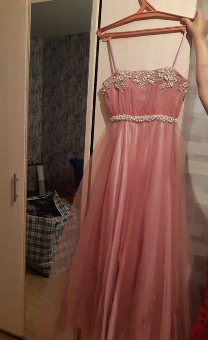 Срочно продам платье 5000