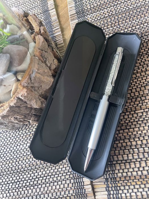 Химикалки на Svarovski