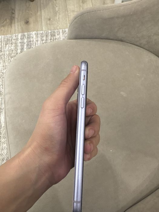 Iphone 11 в хорошем состаяний
