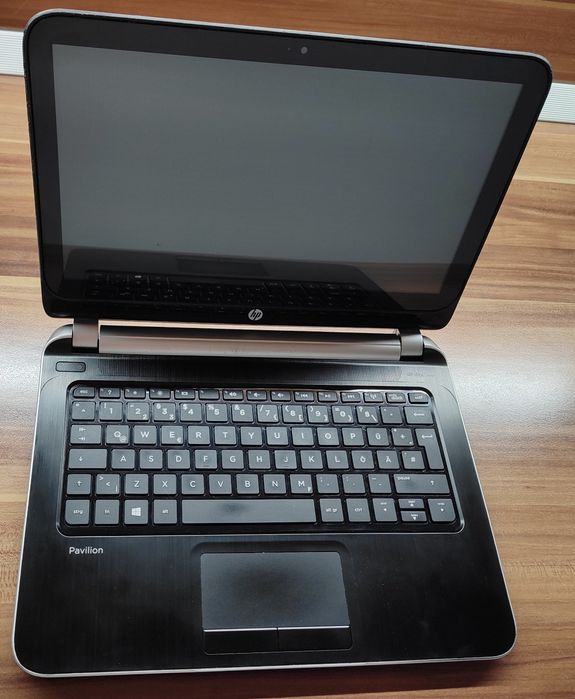 Мини лаптоп HP Pavillion