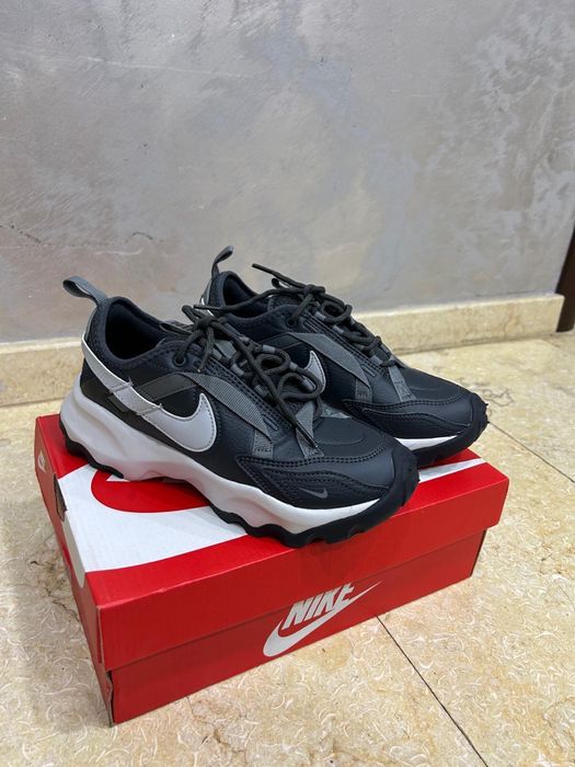 Tenesi Nike W TC 7900 femei