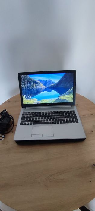Vând laptop HP 15 cu cooler